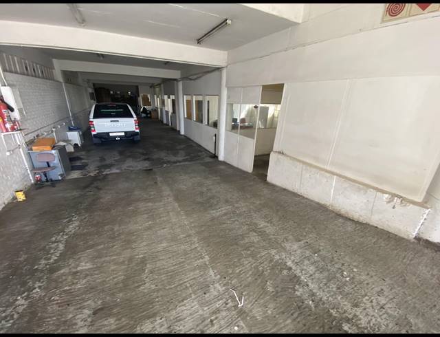 400M² WORKSHOP TO LET IN WOODSTOCK